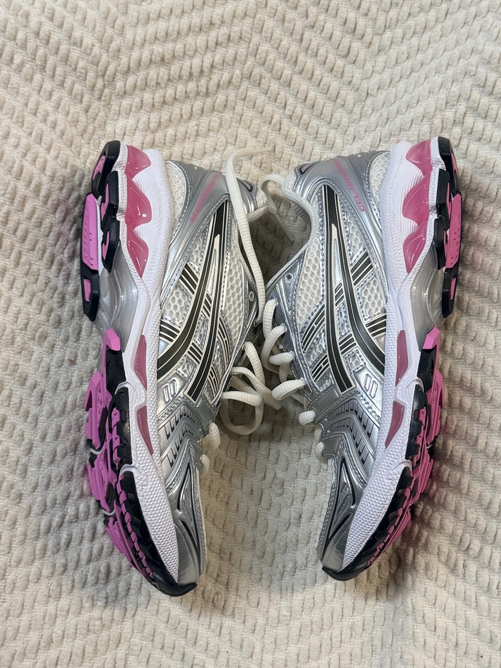 🤍New Asics Gel-Kayano 14 Sneakers 🤍 - Picture 4 of 9